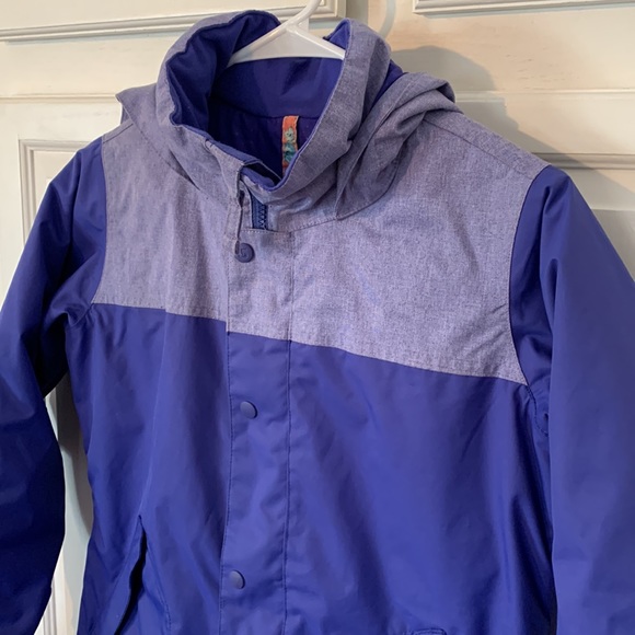 Burton Dryride Purple Girls Winter Jacket. Size 10/12. Great Condition. - Picture 2 of 7